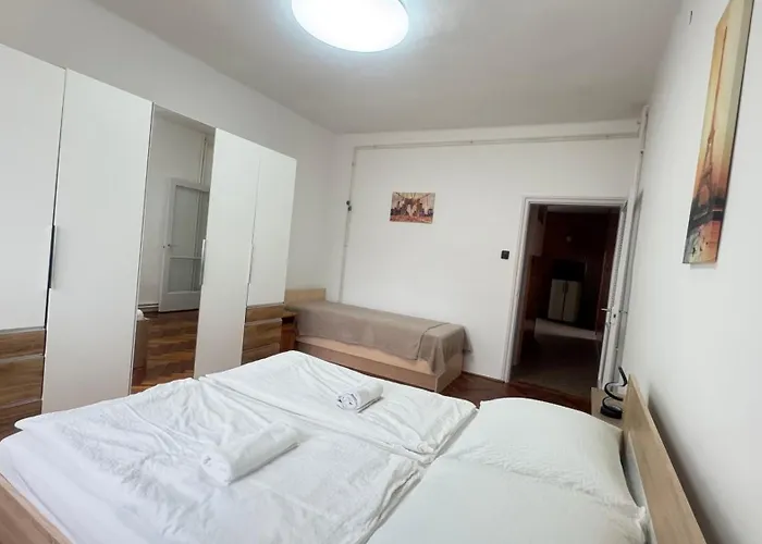 Pingvin Cukraszda Apartman