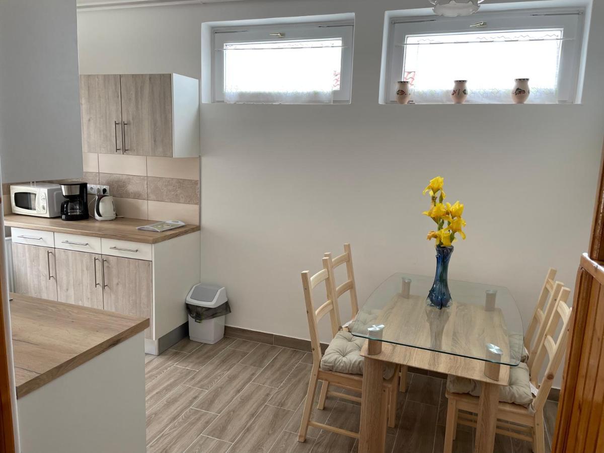 Pingvin Cukraszda Apartament *